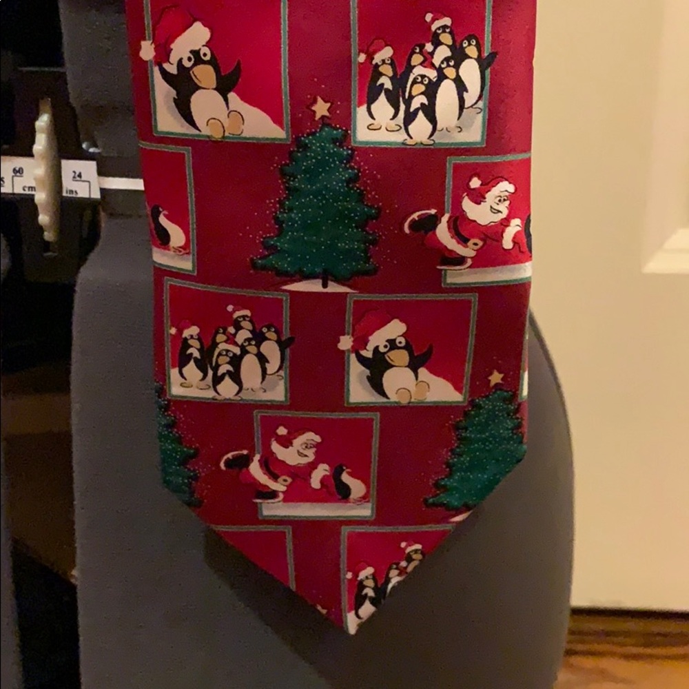 Festive Occasions Santa Penguins Christmas Tie
